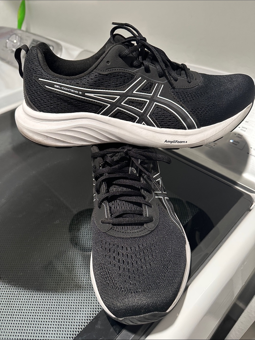 Asics Gel-Contend 9 Black/White Men's Running Shoes size 10